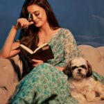 Shweta Tiwari Instagram - Oh my simbu🐶.. You are soooo very cuteee❤️ Clicked by @amitkhannaphotography Styled by @stylingbyvictor @sohail__mughal___ Assisted by @janvijain123 Earring @anthajewels @manalirawat Makeup @dishisanghvii Hair @nidhii.makeovers