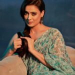 Shweta Tiwari Instagram - Oh my simbu🐶.. You are soooo very cuteee❤️ Clicked by @amitkhannaphotography Styled by @stylingbyvictor @sohail__mughal___ Assisted by @janvijain123 Earring @anthajewels @manalirawat Makeup @dishisanghvii Hair @nidhii.makeovers