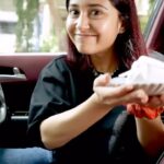 Shweta Tripathi Instagram – Break day = woh karna jo aapka mann kare! 
Maine apne break day pe kiya all the things that make me smile jo ki hai thoda drive, thodi पेट puja, thoda awesome mausam mein samay bitaana 🚗🌊💫
Aap batao aap kya kartey ho? 

#Zoomcar #NeverStopLiving 
#AD