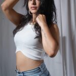 Siddhi Mahajankatti Instagram - • Channeling the inner model in me 🙈• PS : @artby_roopesh kills it with his cinematographyyy! #trending #trendingreels #trendingsongs #modeling #model #modelshoot #viral #viralvideos #viralreels