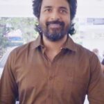 Sivakarthikeyan Instagram - The journey of #SK21 begins ❤️❤️❤️ @ikamalhaasan #Mahendran @rajkumarperiasamy @gvprakash #Mahendran @saipallavi.senthamarai @rkfioffl @ladasingh @SonyPicturesin @sonypicsfilmsin @turmericmedia @wacky_godbless @magizhmandram