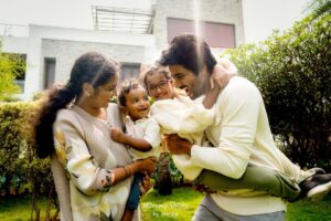 Sivakarthikeyan Instagram - Happy birthday da Thambi ❤️❤️🤗🤗

Thank you for capturing these lovely memories @mommyshotsbyamrita ❤️❤️👍