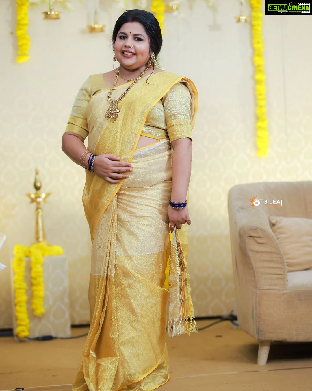 Sneha Sreekumar Instagram - πΌπΌπΌ Mua @amal_ajithkumar Styling @sabarinathk_ Saree @kasavu_by_khajuraho π· @3leaf_photography Event @events.factorie