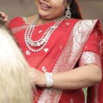 Sneha Sreekumar Instagram - Mua @makeupbyanil Ornaments @parakkat_jewels Saree drapping @joshnaaa_jo 📷 @jd__photography_kochi #reelsinstagram😍 #reelsuplod #reelsinstagram #reelsinsta #reelsvideo #redsaree #parakkat