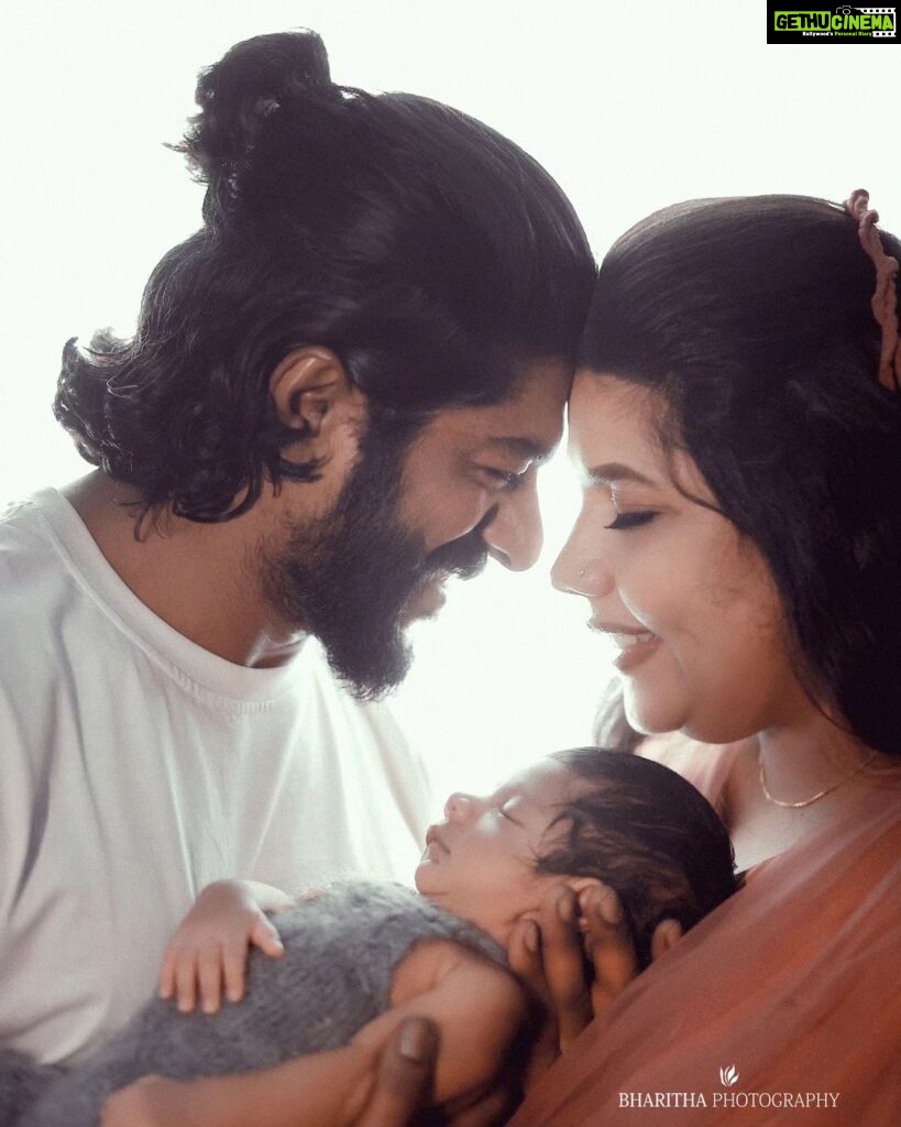 Sneha Sreekumar Instagram - ❤❤ Life ❤❤ 📷 @bharitha_photography Mua @makeupbyanil Costume @merins__boutique #lifeofamom #life #newbornphotography #babyboy #happymoments #marimayam #chakkappazham