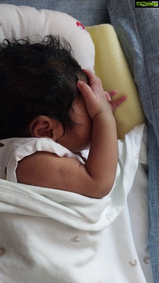 Sneha Sreekumar Instagram - Precious moment ❤️ we r blessed with a baby Boy ❤️ #babyboy #precious #lifeofamom #happymoments #happylife #reelsinsta #reelsinstagram #reelsuploodingtime #reelsuplod