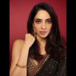 Sobhita Dhulipala Instagram - ‘Stylish performer of the year’ at Midday Showbiz Awards! To be appreciated for both performance and style is flattering. And thrilling. Thank you! Dhanyavaad ❤️