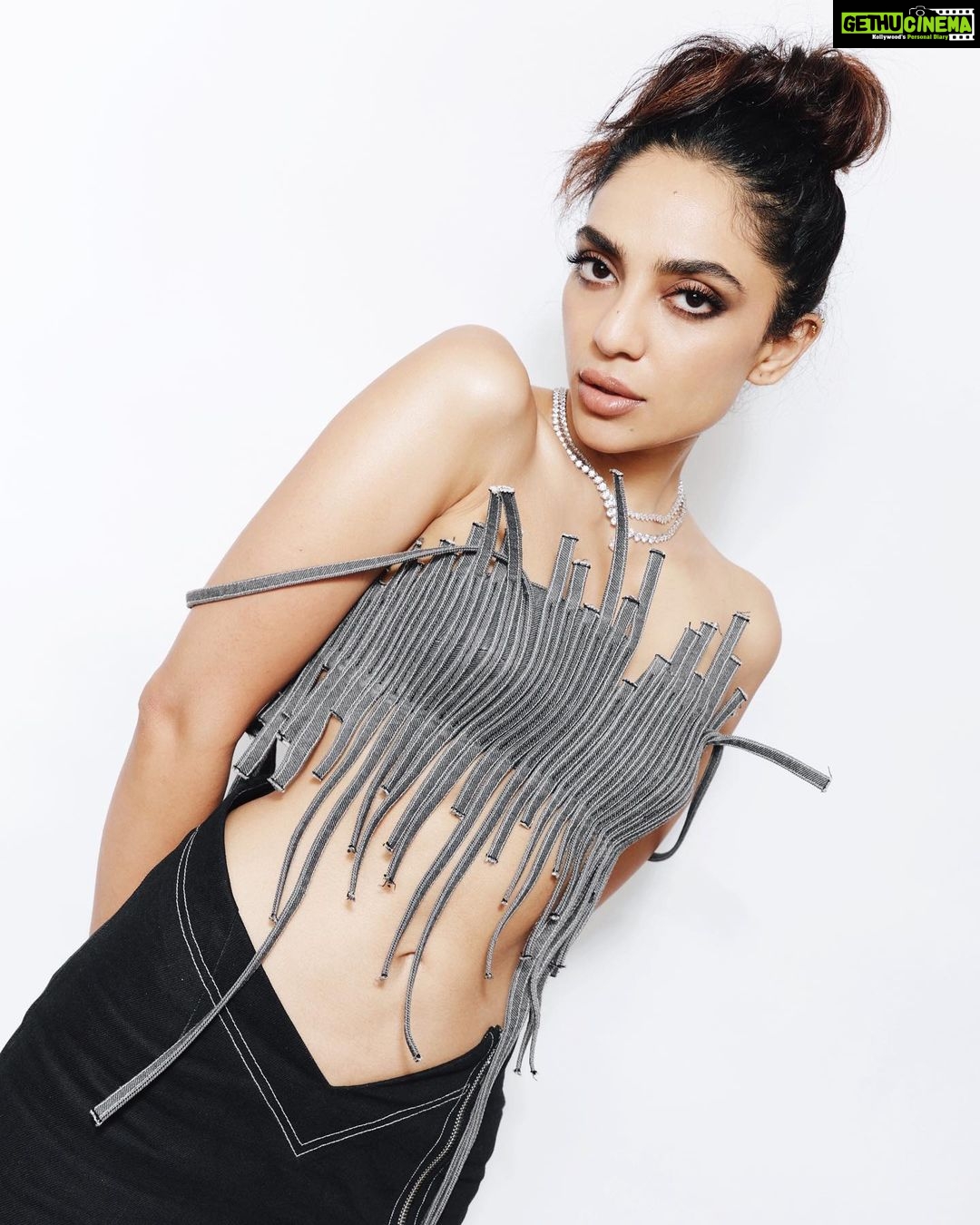 Sobhita Dhulipala Instagram - Felicitated with ‘Trendsetter of the year’ at the @graziaindia Millennial awards 2023. Wowzers. Thank you. #StayCurious #StayTrue