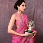 Sobhita Dhulipala Instagram – ‘Versatile actor of the year’ 
This really is a win for female characters written with depth and dimension. Characters like Tara that are so full of life and charge. ❤️
Inspired. Grateful. Beaming.
Thank you for making a special year, special-er! @globalspaindia 

.
Saree : @toraniofficial 
Jewels : @orrajewellery 
Photographs : @mourya 
Hair and makeup : @shraddhamishra8 
Style : @beezsharma