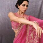 Sobhita Dhulipala Instagram – ‘Versatile actor of the year’ 
This really is a win for female characters written with depth and dimension. Characters like Tara that are so full of life and charge. ❤️
Inspired. Grateful. Beaming.
Thank you for making a special year, special-er! @globalspaindia 

.
Saree : @toraniofficial 
Jewels : @orrajewellery 
Photographs : @mourya 
Hair and makeup : @shraddhamishra8 
Style : @beezsharma