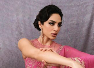 Sobhita Dhulipala Instagram - ‘Versatile actor of the year’ This really is a win for female characters written with depth and dimension. Characters like Tara that are so full of life and charge. ❤️ Inspired. Grateful. Beaming. Thank you for making a special year, special-er! @globalspaindia . Saree : @toraniofficial Jewels : @orrajewellery Photographs : @mourya Hair and makeup : @shraddhamishra8 Style : @beezsharma