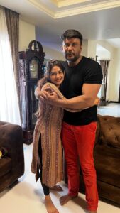 Sonal Monteiro Instagram - Happy rakshabandhan 🫶🏻 ಮಮತೆಯ ಸೌಗಂದವಿದು, ಸವಿ ಮನಸುಗಳ ಸಂಭ್ರಮವಿದು ಅಣ್ಣ ತಂಗಿಯರ ಹಬ್ಬ ಇದು ಬಿಡಿಸಲಾಗದ ಸಂಬಂಧವಿದು ನಿಮ್ಮ ಸಂತೋಷವೇ ನನ್ನ ಪ್ರಪಂಚ, ನಿಮ್ಮಿಂದಲೇ ನನ್ನ ಬದುಕು ಇಷ್ಟೊಂದು ಸುಂದರ ಸದಾ ನಿಮ್ಮ ಖುಷಿಯನ್ನೆ ಬಯಸುತ್ತ ಪ್ರೀತಿಯ ಅಣ್ಣನಿಗೆ ರಕ್ಷಾ ಬಂಧನದ ಹಾರ್ದಿಕ ಶುಭಾಶಯಗಳು #dboss #brother #sonalmonteiro #darshanthoogudeepasrinivas #dbossfans #dbosskingdom #darshan #roberrt #dbosscraze #dbossism #dbosssoldiers #sonalmonteiro #rakshabandhan #rakshabandhanspecial #brotherhood Bangalore, India