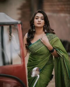 Sonal Monteiro Instagram - 🎞️ Wearing @arulaa_by_rashmianooprao 😄❤️ Photography - @portrait_by_acchu Hair - @amhair_creater009 Location - @destino_the @raamtheja @_karthi_0_7 @sachin_darshan_pare #sonalmonteiro #exclusivephotography #themeparkphotography The Destino 4.0