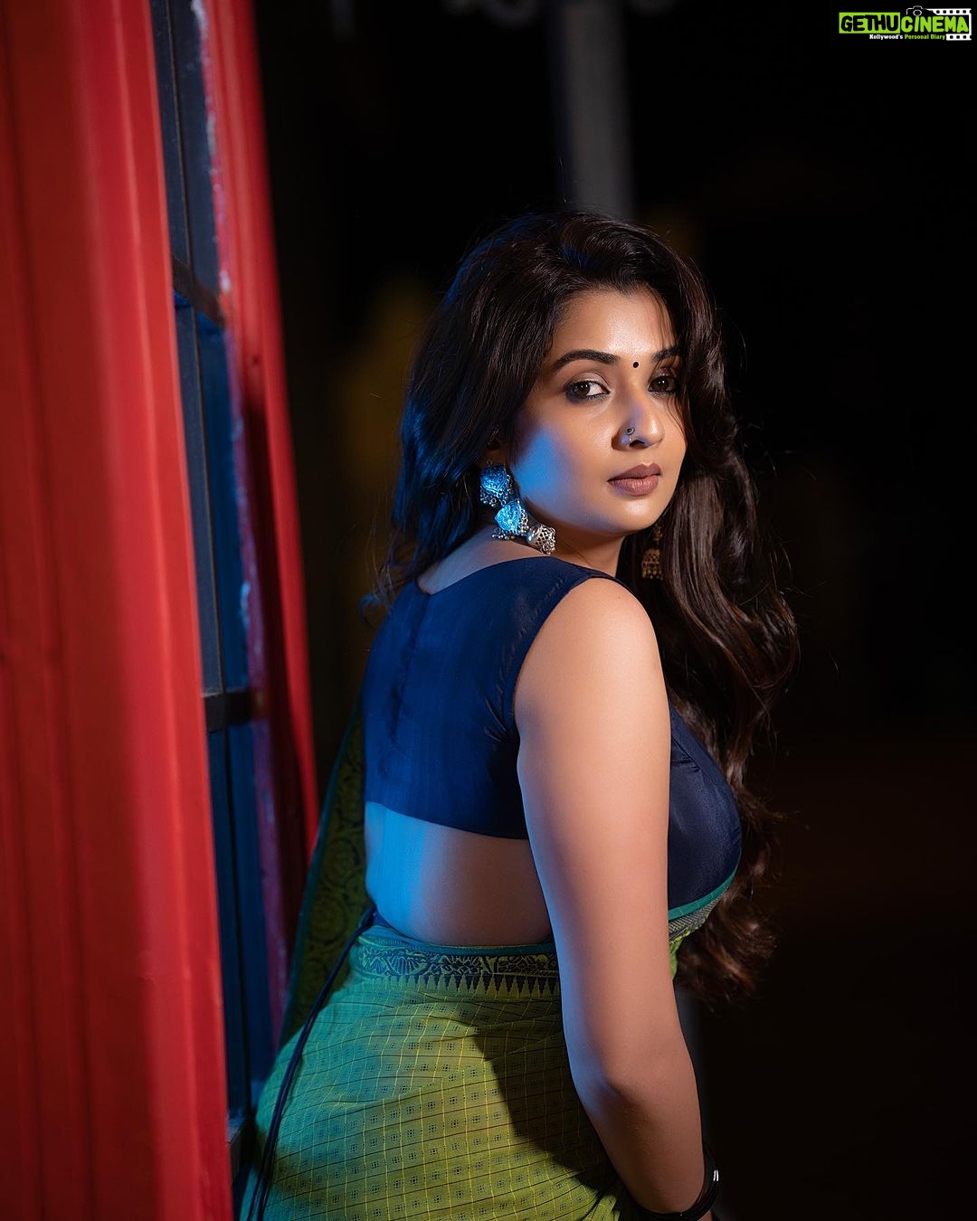 Sonal Monteiro Instagram - ποΈ Wearing @arulaa_by_rashmianooprao πβ€οΈ Photography - @portrait_by_acchu Hair - @amhair_creater009 Location - @destino_the @raamtheja @_karthi_0_7 @sachin_darshan_pare #sonalmonteiro #exclusivephotography #themeparkphotography The Destino 4.0