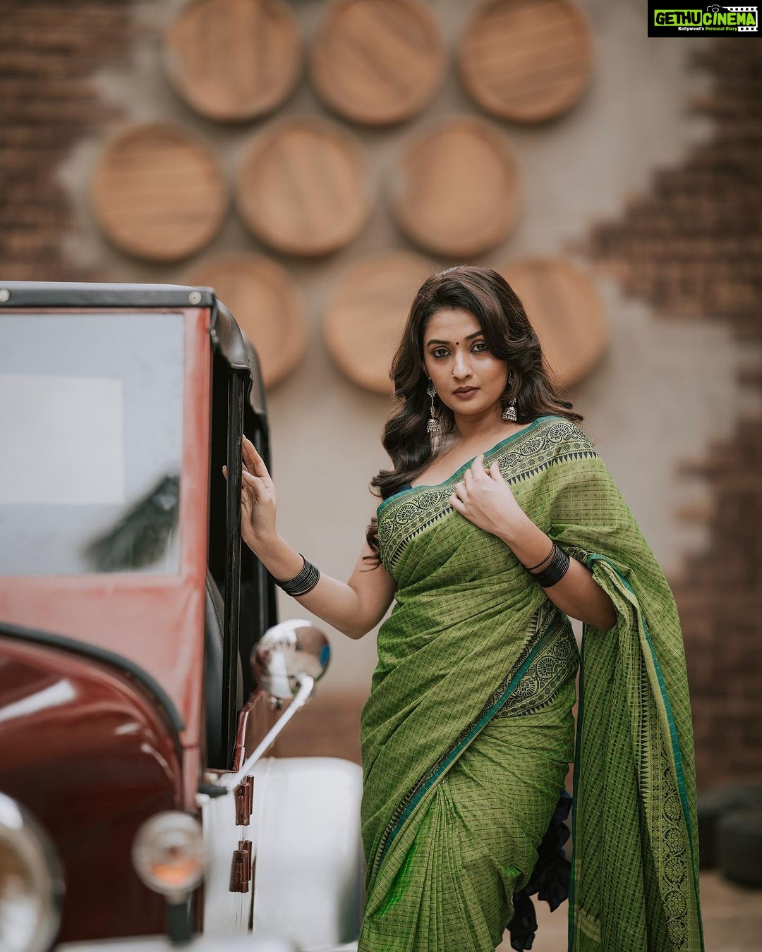 Sonal Monteiro Instagram - ποΈ Wearing @arulaa_by_rashmianooprao πβ€οΈ Photography - @portrait_by_acchu Hair - @amhair_creater009 Location - @destino_the @raamtheja @_karthi_0_7 @sachin_darshan_pare #sonalmonteiro #exclusivephotography #themeparkphotography The Destino 4.0