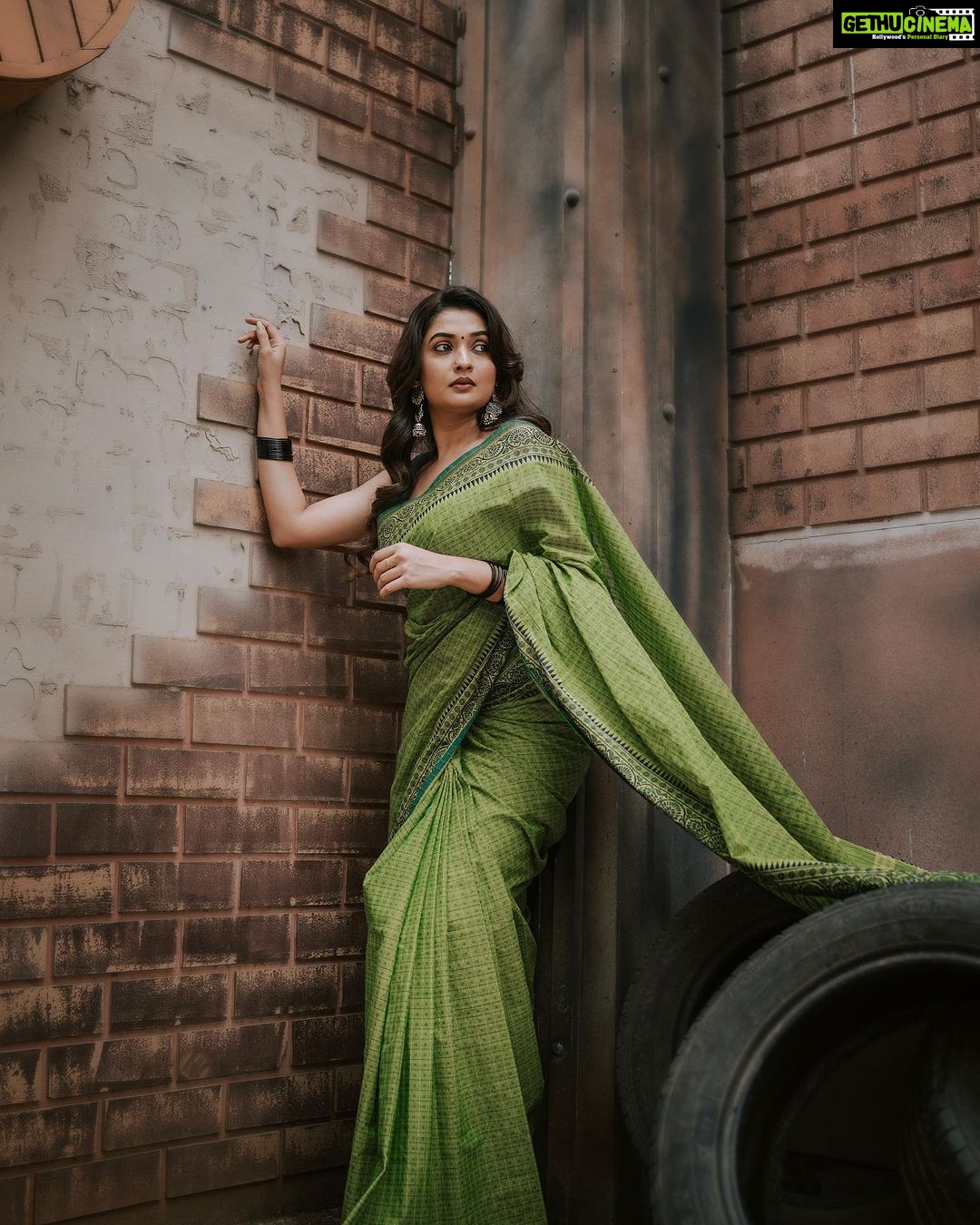 Sonal Monteiro Instagram - ποΈ Wearing @arulaa_by_rashmianooprao πβ€οΈ Photography - @portrait_by_acchu Hair - @amhair_creater009 Location - @destino_the @raamtheja @_karthi_0_7 @sachin_darshan_pare #sonalmonteiro #exclusivephotography #themeparkphotography The Destino 4.0