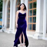 Sonalee Kulkarni Instagram - My kinda #mondayblues and #sunshine 🧿 #sonaleekulkarni #blue #monday Photographer @suraj_sb__ Outfit @rashmi.s_the_rental_boutique