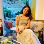 Sonalee Kulkarni Instagram – कत्थई आँखों वाली एक लड़की… 
एक ही बात पर बिगड़ती है 🫣

#sonaleekulkarni #candids 
#weekendspecial #sunday 
#mood #ladki #filmy #love 
#srk #fan #romantic #crazy
