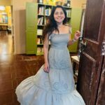 Sonalee Kulkarni Instagram – कत्थई आँखों वाली एक लड़की… 
एक ही बात पर बिगड़ती है 🫣

#sonaleekulkarni #candids 
#weekendspecial #sunday 
#mood #ladki #filmy #love 
#srk #fan #romantic #crazy