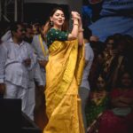 Sonalee Kulkarni Instagram – Guess the song …🎶 

Sari by @zartaricouture 
#candid #pictures #onstage #sonaleekulkarni #dahihandi #marathimulgi #sarees #gold
#instagram #instagood #style
#marathisong #lovefordance