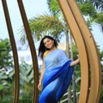 Sonalee Kulkarni Instagram – 🌟

Midshots for the midday 🦋
Stylist @sshorewala
Outfit @hopeandfaith_arts
Location @radissonbluhotelspanashik 

#sonaleekulkarni #blue #marathimulgi #indian #traditional #sareelove #sari #instagram #instagood #instastyle Mumbai – मुंबई