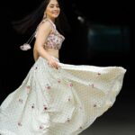 Sonalee Kulkarni Instagram - 🌸 Sunday love 💕 #sonaleekulkarni #saregamalittlechamps Outfit @labelyogitakadam Photographer @sanjaymandre