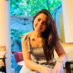 Sonalee Kulkarni Instagram – कत्थई आँखों वाली एक लड़की… 
एक ही बात पर बिगड़ती है 🫣

#sonaleekulkarni #candids 
#weekendspecial #sunday 
#mood #ladki #filmy #love 
#srk #fan #romantic #crazy
