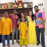 Sonalee Kulkarni Instagram - Family ties 🌸 #rakshabandhan 2023 ! #familytime #rakhispecial #sonaleekulkarni #atulkulkarni #atharvakulkarni #anirudhcherekar #poojarao #aaryarao #family #cousins P.S. missing @rohitkulkarni9 @abhi_kulkarni98 @rohan_kulkarni__