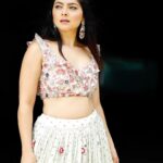 Sonalee Kulkarni Instagram - 🪷 सा रे गा म पा ध नी सा … 🎶 #sonaleekulkarni #whitemagic #yogitakadam #label for #saregamalilchamps Outfit @labelyogitakadam Photographer @sanjaymandre