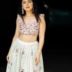 Sonalee Kulkarni Instagram - 🪷 सा रे गा म पा ध नी सा … 🎶 #sonaleekulkarni #whitemagic #yogitakadam #label for #saregamalilchamps Outfit @labelyogitakadam Photographer @sanjaymandre