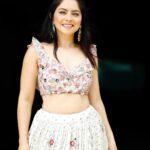 Sonalee Kulkarni Instagram – 🪷

सा रे गा म पा ध नी सा … 🎶 

#sonaleekulkarni #whitemagic #yogitakadam #label for #saregamalilchamps

Outfit @labelyogitakadam 
Photographer @sanjaymandre