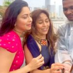 Sonalee Kulkarni Instagram – 😀BTS of Gaarva Shoot😀
& Thsnk for Million Views 🙏🏻

#gaarva #garva #marathi #marathisong #trending #bts #celibrity #dance #dancer #artist #kalakaar Dadar Chaupati