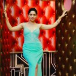 Sonalee Kulkarni Instagram – Which Gown would you recommend I should wear 👗  for my Date? 

#datebhet #datebheton14july #sonaleekulkarni #marathi #marathimulgi #newmarathimovie 

Outfits by @rashmi.s_the_rental_boutique 👗 Mumbai – मुंबई