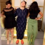 Sonalee Kulkarni Instagram – Happy chocolate day 🤷🏻‍♀️🤷🏻‍♀️🤷🏻‍♀️ 

#nologic #kahihisambandhanahi 🙅🏻‍♀️🙅🏻‍♀️🙅🏻‍♀️…👭🏻🧍🏻‍♀️
#3musketeers #sonaleekulkarni #prarthanabehere  @drbhagyashri_gupte #bffs #longtimenosee #friends Dermavilla