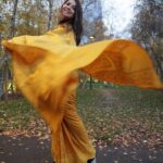Sonalee Kulkarni Instagram – 💛 for🥻 

#AnayaPandit from #DateBhet
out soon on #AmazonPrimeVideo ! 

#sonaleekulkarni #yellow #sari #sarilove #saree #marathimulgi #marathi #cinema