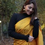 Sonalee Kulkarni Instagram - 💛 for🥻 #AnayaPandit from #DateBhet out soon on #AmazonPrimeVideo ! #sonaleekulkarni #yellow #sari #sarilove #saree #marathimulgi #marathi #cinema