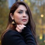 Sonalee Kulkarni Instagram - #AnayaPandit up close! Coming to your screens soon! #datebhet on @primevideoin #sonaleekulkarni #marathimulgi #marathifilm #amazonprimevideo