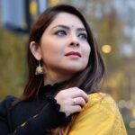 Sonalee Kulkarni Instagram - #AnayaPandit up close! Coming to your screens soon! #datebhet on @primevideoin #sonaleekulkarni #marathimulgi #marathifilm #amazonprimevideo