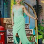 Sonalee Kulkarni Instagram – #DateBhet special 

चला हवा येऊ द्या 💨

आज रात्री ९.३० वाजता @zeemarathiofficial वर 

👗 @rashmi.s_the_rental_boutique 
#datebheton14july #newmarathimovie #sonaleekulkarni 
#marathimulgi 
#instagram 
#instagood 
#style Mumbai, Maharashtra