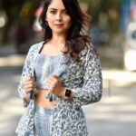 Sonalee Kulkarni Instagram – Talking about #blues on a rainy #tuesdaymorning 🌧️ 

Outfit – @futarichhori 
Hair @tothenines_salon 
Makeup by – @shrutisharma1002 
Location – @tothenines_salon
Photographer –  @saneshashank 

#sonaleekulkarni #instagram #instagood 
#style #marathimulgi To the Nines
