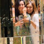 Sonalee Kulkarni Instagram – When we go sari shopping 🛍️ 
and end up buying bangles ! 

Tag your besties and tell us 
your random shopping stories.. 

#sonaleekulkarni #phulawakhamkar #shooting #shopping #working 🛒 T.nagar
