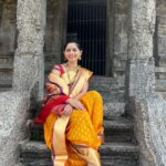 Sonalee Kulkarni Instagram – राजगडासम बुलंद बळकट,
रायगडासम चतुरगुणी…
दक्षिण विजयी शिवरायांच्या,
पराक्रमांचा मुकुटमणी…
एक धुमसती, स्वराज्यठिणगी
तुझ्या आश्रया आली…
सूर्य तळपला जिंजीवरी
अन् पहाट भगवी झाली… 🚩

स्वराज्याची पहिली राजधानी राजगड आणि दुसरी राजधानी रायगड हे सर्वांनाच माहिती आहे. पण आज छ्त्रपती शिवाजी महाराजांच्या ३५० व्या राज्याभिषेक दिनी मी आहे स्वराज्याच्या तिसऱ्या राजधानीत… 🚩
अर्थातच जिंजी येथे..!!
ज्याला महाराजांनी “भारतातील सर्वात अभेद्य किल्ला” म्हणून स्थान 
दिले आणि ब्रिटिशानीं त्याला “Troy of the East” असे संबोधले. 

#sonaleekulkarni celebrating #350thcoronationanniversaryofchhatrapatishivajimaharaj #ginjeefort #tamilnadu #ginjee #senji #kottai #fort #chatrapatishivajimaharaj #chatrapatisambhajimaharaj #chatrapatitararani #moghulmardinichhatrapatitararani Gingee Fort