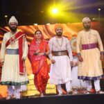 Sonalee Kulkarni Instagram - ३५० व्या शिवराज्याभिषेक सोहळ्याच्या शुभेच्छा! या निमित्ताने प्रस्तुत करत आहोत - प्लॅनेट मराठी प्रस्तुत 'मोगलमर्दिनी छत्रपती ताराराणी' चित्रपटातील कलाकार - छत्रपती शिवाजी महाराजांच्या भूमिकेत @meeswapnil 🚩 छत्रपती संभाजी महाराजांच्या भूमिकेत @sumeetpusavale_official 🚩 आणि छत्रपती राजाराम महाराजांच्या भूमिकेत @aashaykulkarni 🚩 @akshaybardapurkar @metalpowdergirl #PlanetMarathi #Filmfare #chatrapatitararani #Tararani #chatrapatishivajimaharaj #chatrapatisambhajimaharaj #shivrajyabhishek #Raigad