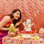 Sonalee Kulkarni Instagram – तुकोबाप्पा 🙏🏻

माझा बाप्पा …माझा तुकोबा 🙏🏻

#sonaleekulkarni #ganeshotsav #ganpatibappamorya #majhabappa #ganeshchaturthi #marathimulgi 

Paithani decor @navinyas_handloom 
Ukadiche modak @sanvaaronlineshopee Pune, Maharashtra