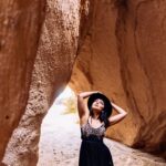 Sonalee Kulkarni Instagram - 🧢pa डोक्या … वर घेतलंय 🤪 Photoshoot by @mervekansuphotographer #sonaleekulkarni #cappadocia #kapadokya #turkey #photo #hotairballoon #photography #black #dress #hat #rocks #birthdaypact #birthdaytrip Love Valley, Goreme, Cappadocia