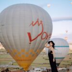 Sonalee Kulkarni Instagram - ज़रा 🎩 के …. Photoshoot by @mervekansuphotographer #sonaleekulkarni #cappadocia #kapadokya #turkey #photo #hotairballoon #photography #black #dress #hat #rocks #birthdaypact #birthdaytrip Göreme, Cappadocia