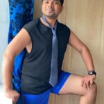 Sonalee Kulkarni Instagram – तर हा आहे #Rohan … 
दिसायला गप्पू… बोलायला पप्पू… 
blazer tie खाली घालतो कधी बॅाक्सर, कधी कधी पॅन्ट! 
राहतो #london ला, 
बघतो #tomandjerry 

नाही नाही, यात काहीच यमक जुळत नाहीये…. 
आमचंही तसंच होणारे का?
की नाही, जुळतील आमचे सूर? 

What do you think ? 
माझ्या साठी हा कसा असेल ? London, United Kingdom