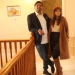 Sonalee Kulkarni Instagram – तर हा आहे #Rohan … 
दिसायला गप्पू… बोलायला पप्पू… 
blazer tie खाली घालतो कधी बॅाक्सर, कधी कधी पॅन्ट! 
राहतो #london ला, 
बघतो #tomandjerry 

नाही नाही, यात काहीच यमक जुळत नाहीये…. 
आमचंही तसंच होणारे का?
की नाही, जुळतील आमचे सूर? 

What do you think ? 
माझ्या साठी हा कसा असेल ? London, United Kingdom