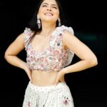 Sonalee Kulkarni Instagram - 🪷 सा रे गा म पा ध नी सा … 🎶 #sonaleekulkarni #whitemagic #yogitakadam #label for #saregamalilchamps Outfit @labelyogitakadam Photographer @sanjaymandre
