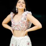 Sonalee Kulkarni Instagram – 🪷

सा रे गा म पा ध नी सा … 🎶 

#sonaleekulkarni #whitemagic #yogitakadam #label for #saregamalilchamps

Outfit @labelyogitakadam 
Photographer @sanjaymandre